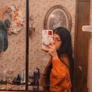 Meet your Posher, Courtney